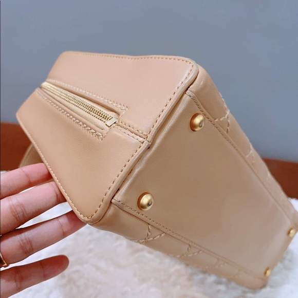 Authentic Chanel Bowler handbag - Picture 14 of 16